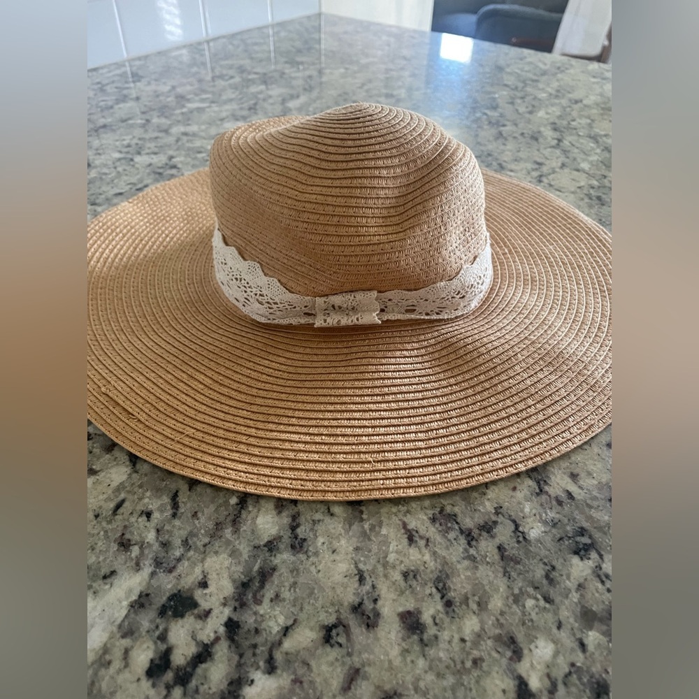 Women’s Wide Brim Sun Hat with Lace Band - Tan